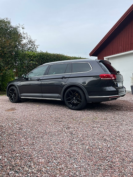 Volkswagen Passat Alltrack 8 of 19