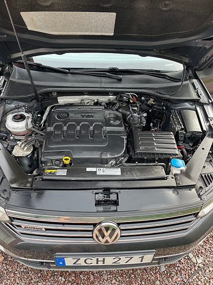 Volkswagen Passat Alltrack 16 of 19