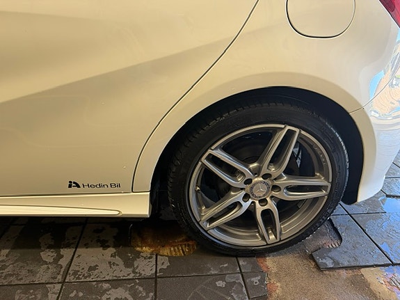 Mercedes-Benz A180 7 of 12