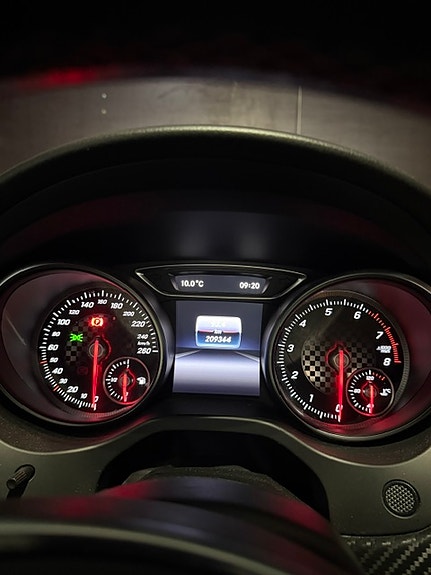 Mercedes-Benz A180 9 of 12
