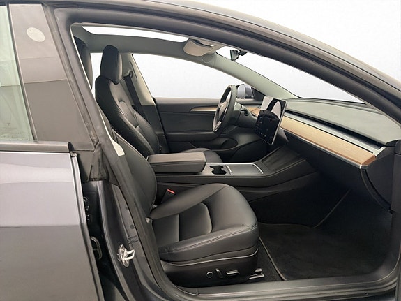 Tesla Model 3 27 of 30
