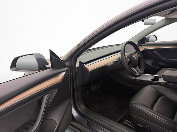 Tesla Model 3 10 of 30