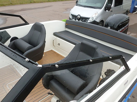 Uttern T53 Mercury F100 2021 5 of 6