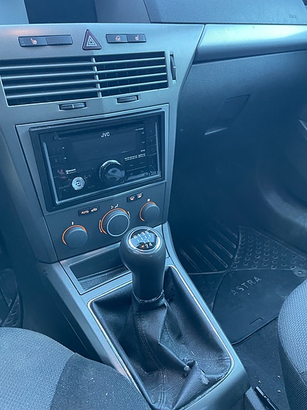 Opel Astra 4 of 7