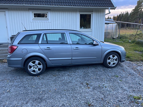 Opel Astra 2 of 7