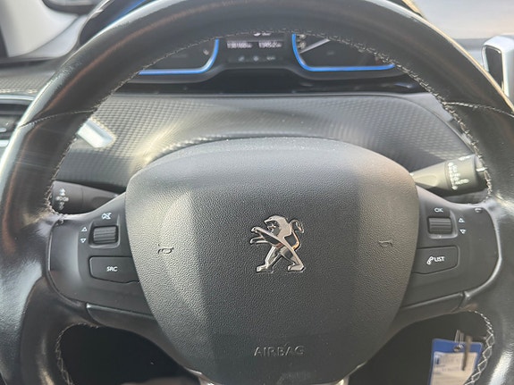 Peugeot 2008 16 of 17