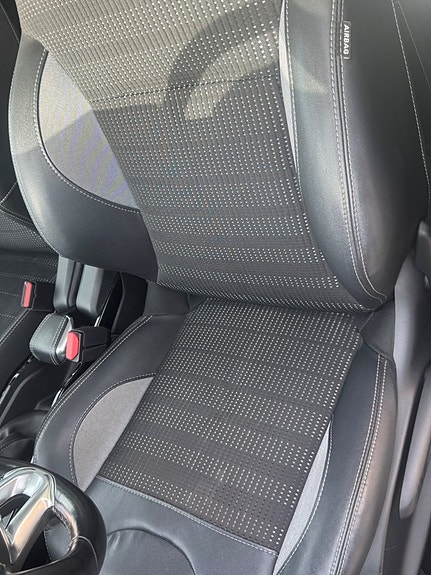 Peugeot 2008 9 of 17