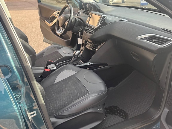 Peugeot 2008 8 of 17