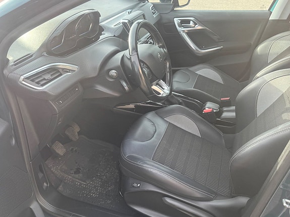 Peugeot 2008 7 of 17