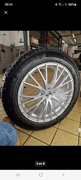 Porsche Cayenne 7 of 8