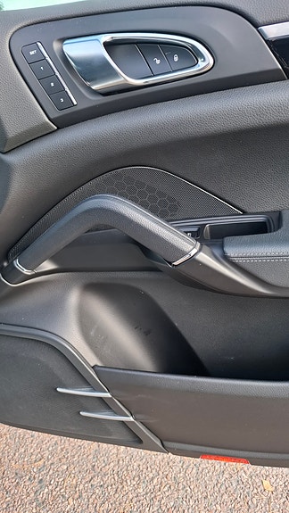 Porsche Cayenne 13 of 14