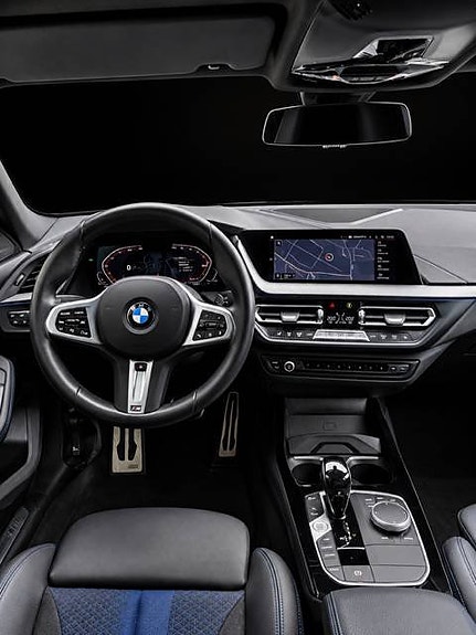BMW 218i 9 of 12