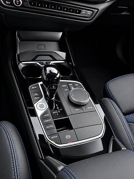 BMW 218i 11 of 12