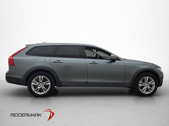 Volvo V90 Cross Country 9 of 30