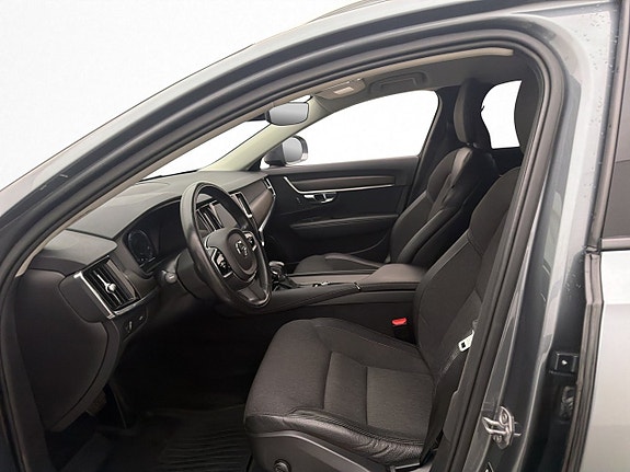 Volvo V90 Cross Country 11 of 30