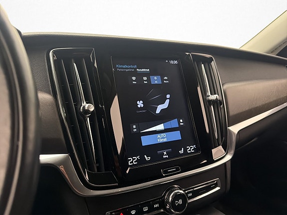Volvo V90 Cross Country 18 of 30