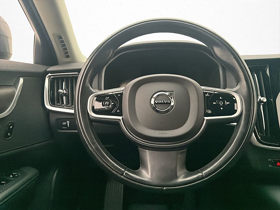 Volvo V90 Cross Country 13 of 30