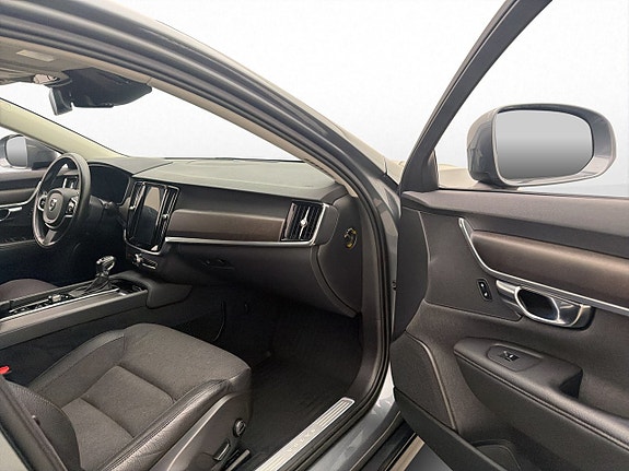 Volvo V90 Cross Country 24 of 30