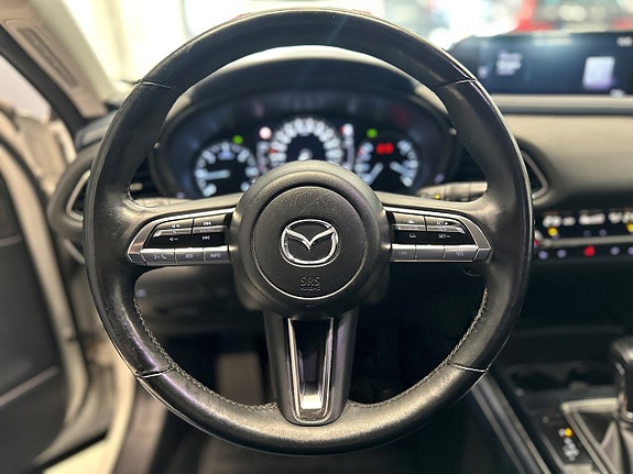 Mazda CX-30 18 of 23