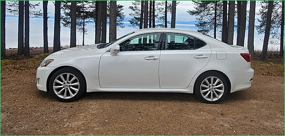 Lexus IS220d 7 of 8