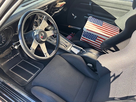 Chevrolet Corvette 6 of 10