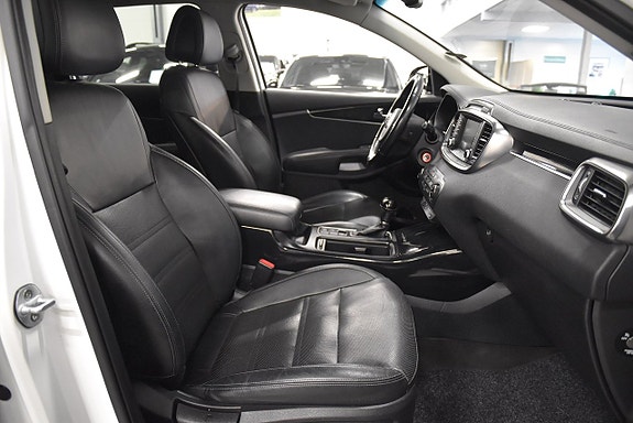 Kia Sorento 12 of 22