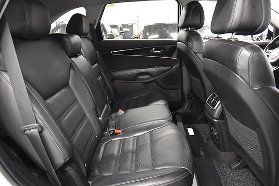 Kia Sorento 13 of 22