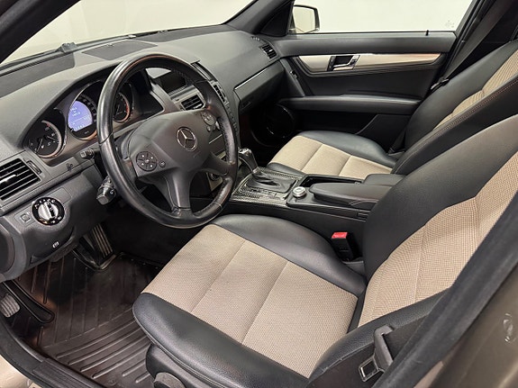 Mercedes-Benz C180 9 of 13