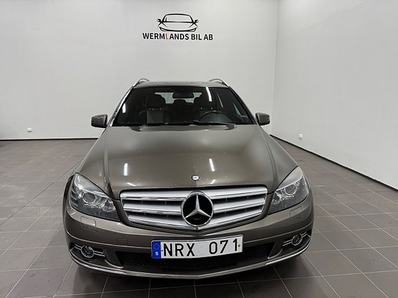 Mercedes-Benz C180 2 of 13