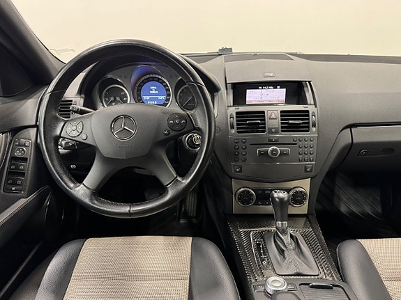 Mercedes-Benz C180 11 of 13