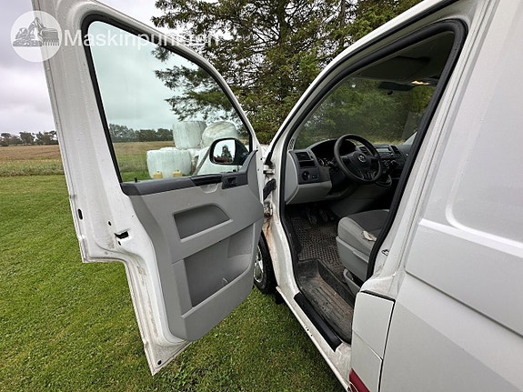 Volkswagen Transporter 2.0 9 of 27