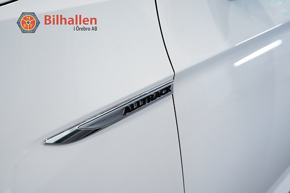 Volkswagen Passat Alltrack 10 of 27