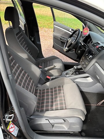 Volkswagen Golf V 11 of 13