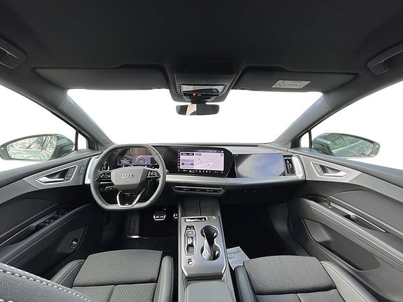 Audi Q4 e-tron 9 of 18