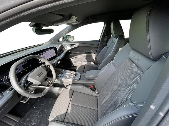 Audi Q4 e-tron 10 of 18