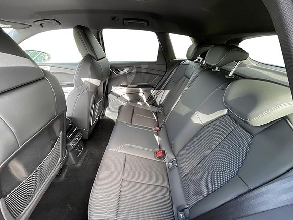 Audi Q4 e-tron 11 of 18