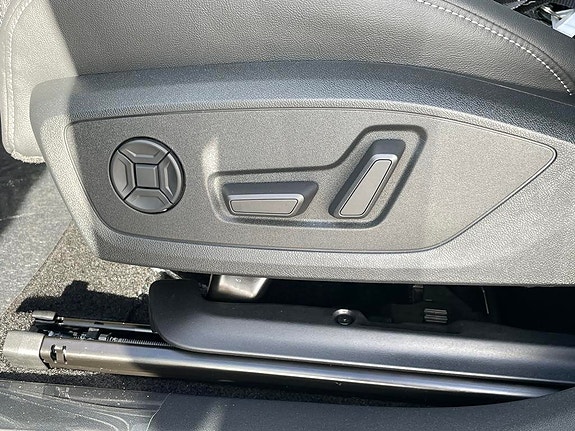 Audi Q4 e-tron 16 of 18