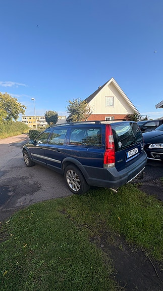 Volvo XC70 3 of 7