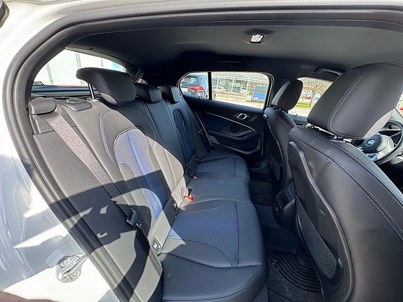 BMW 118i 9 of 10