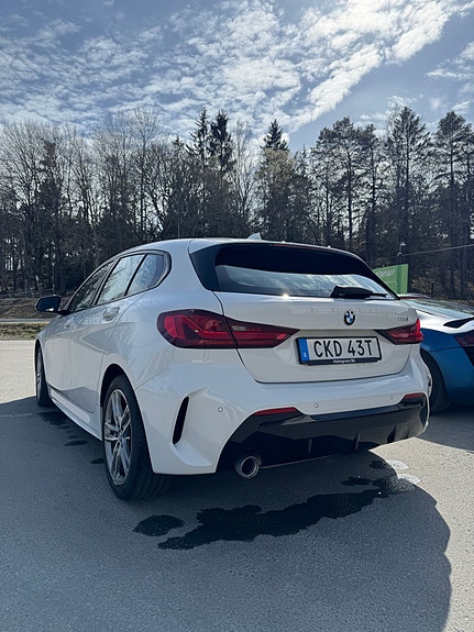 BMW 118i 4 of 10