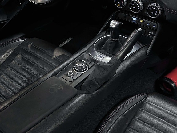 Abarth 124 Spider 12 of 14