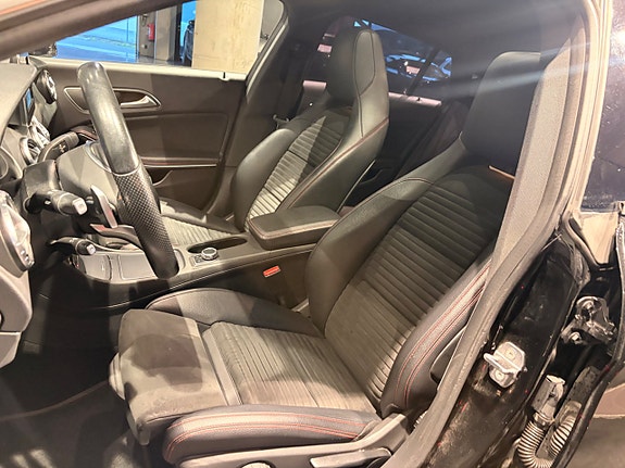 Mercedes-Benz CLA200 17 of 17
