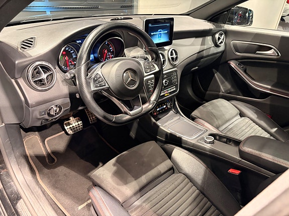 Mercedes-Benz CLA200 15 of 17