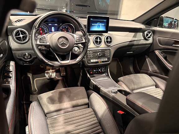 Mercedes-Benz CLA200 14 of 17