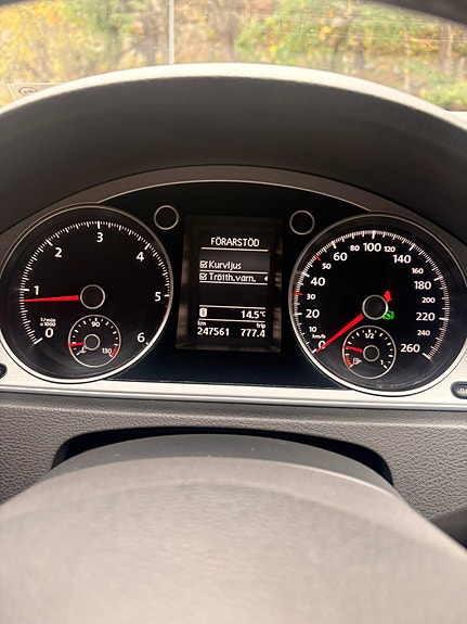 Volkswagen Passat Alltrack 5 of 14