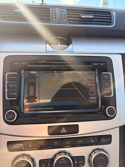 Volkswagen Passat Alltrack 11 of 14