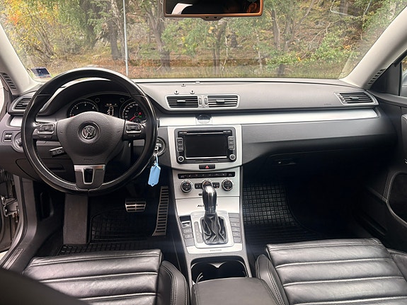 Volkswagen Passat Alltrack 6 of 14