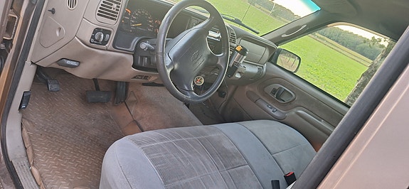 Chevrolet K1500 3 of 4