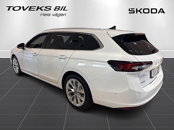Skoda Superb 5 of 15