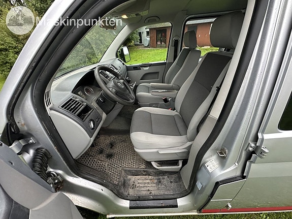 Volkswagen transport T5 dubbelhytt 2.0 140hk 12 of 27